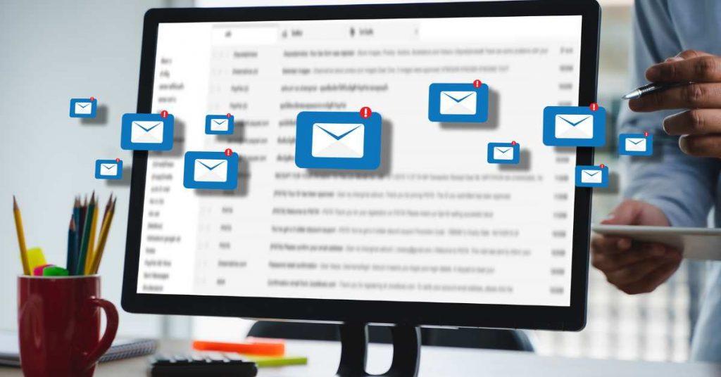 unorganized email inbox